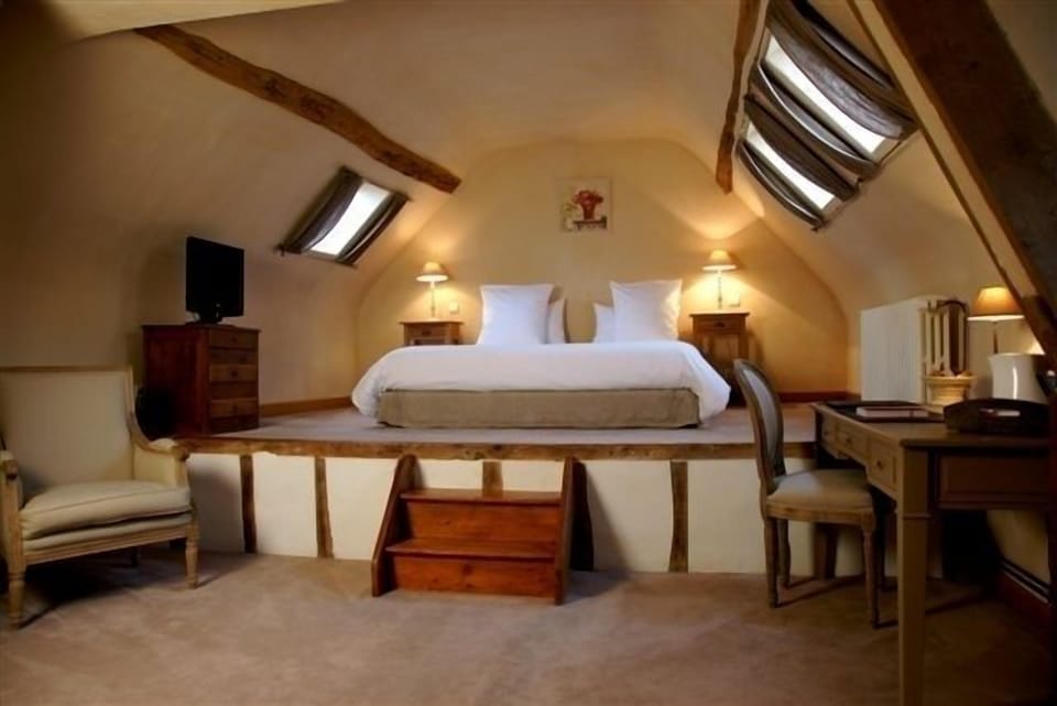 Superior Room | Premium bedding, minibar, individually decorated, individually furnished