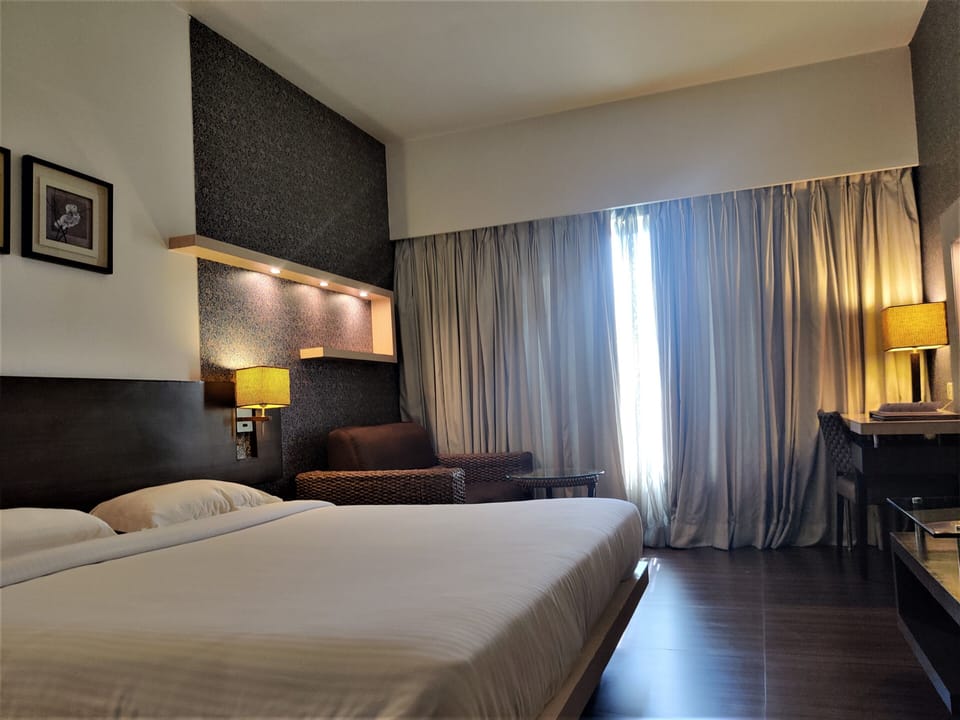 Standard Room | Premium bedding, minibar, in-room safe, individually decorated