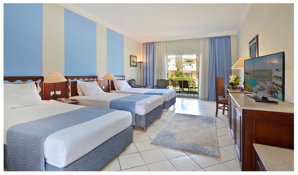 Egyptian cotton sheets, in-room safe, desk, soundproofing