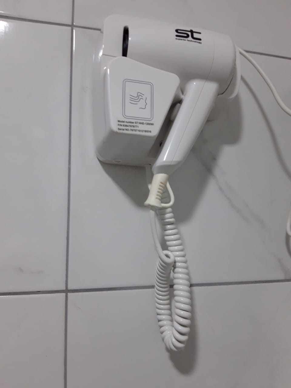 Separate tub and shower, hair dryer