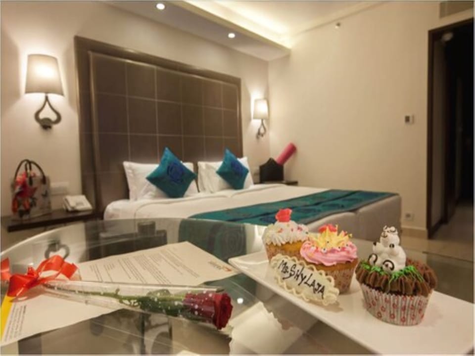 Executive Superior | Minibar, in-room safe, desk, iron/ironing board