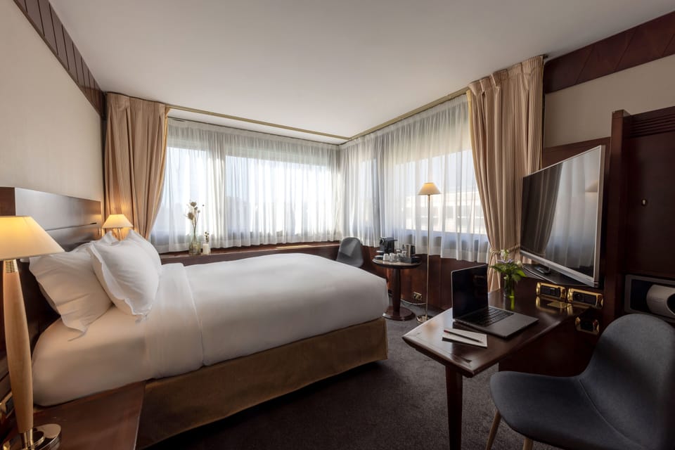 Classic Room, 1 Double Bed | Premium bedding, minibar, in-room safe, desk