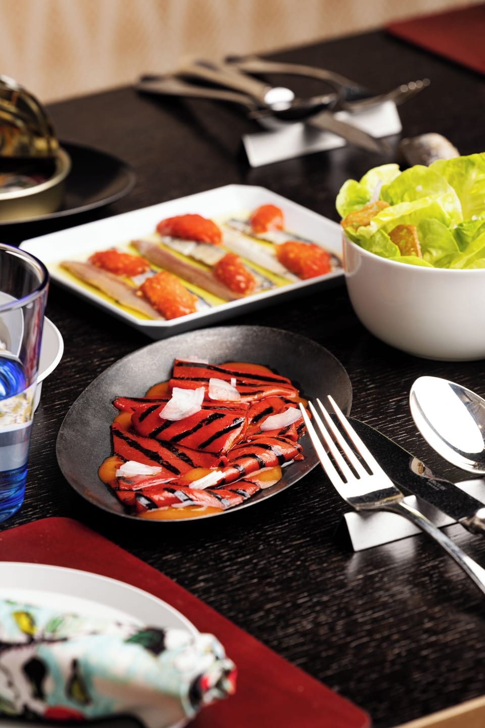 4 restaurants; breakfast, lunch, dinner, and brunch served