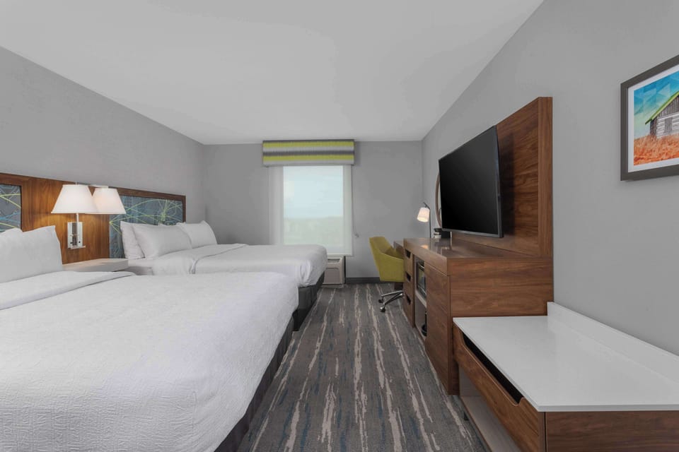 Two queen beds non smoking | Iron/ironing board, free cribs/infant beds, free rollaway beds