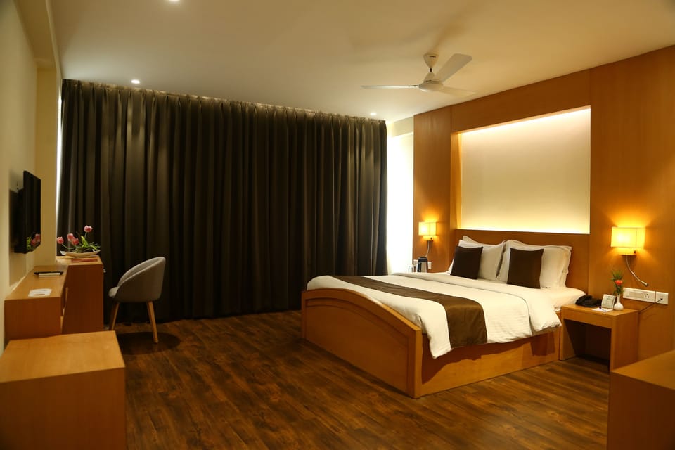 In-room safe, desk, soundproofing, rollaway beds