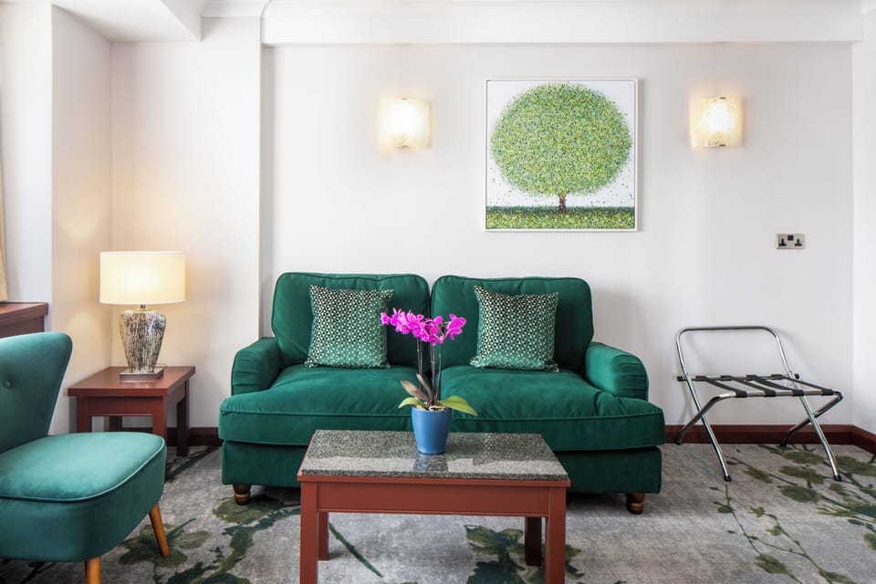 Studio Suite (Standard) | Premium bedding, in-room safe, desk, laptop workspace