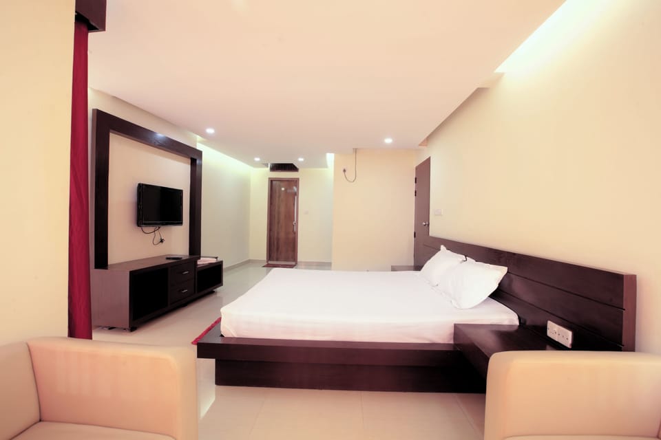 Deluxe Triple Room | 1 bedroom, desk, free WiFi, bed sheets