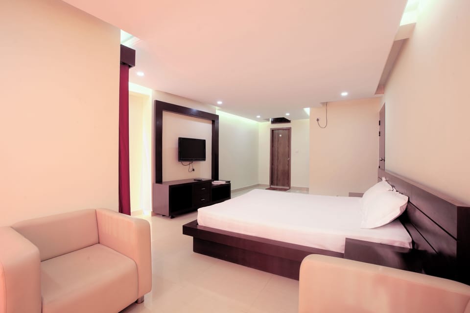 Deluxe Triple Room | 1 bedroom, desk, free WiFi, bed sheets