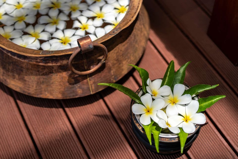 Couples treatment rooms, sauna, hot tub, steam room, body treatments
