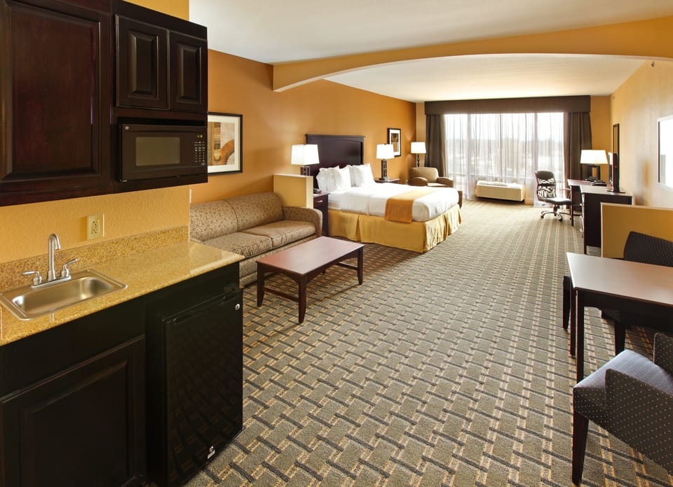 In-room safe, desk, iron/ironing board, free cribs/infant beds