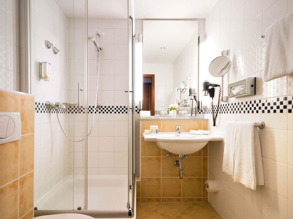 Minibar, desk, free cribs/infant beds, free WiFi
