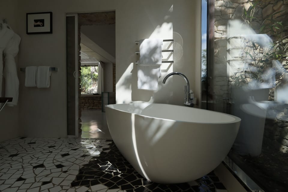 Junior Suite Prestige | Bathroom | Free toiletries, hair dryer, bathrobes, slippers