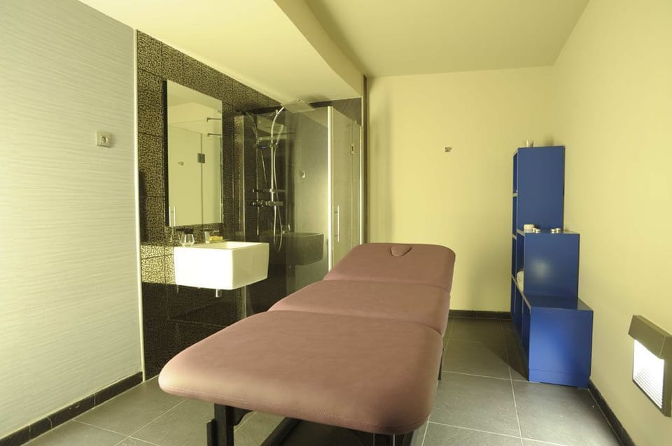 Sauna, Turkish bath, body scrubs, 2 treatment rooms