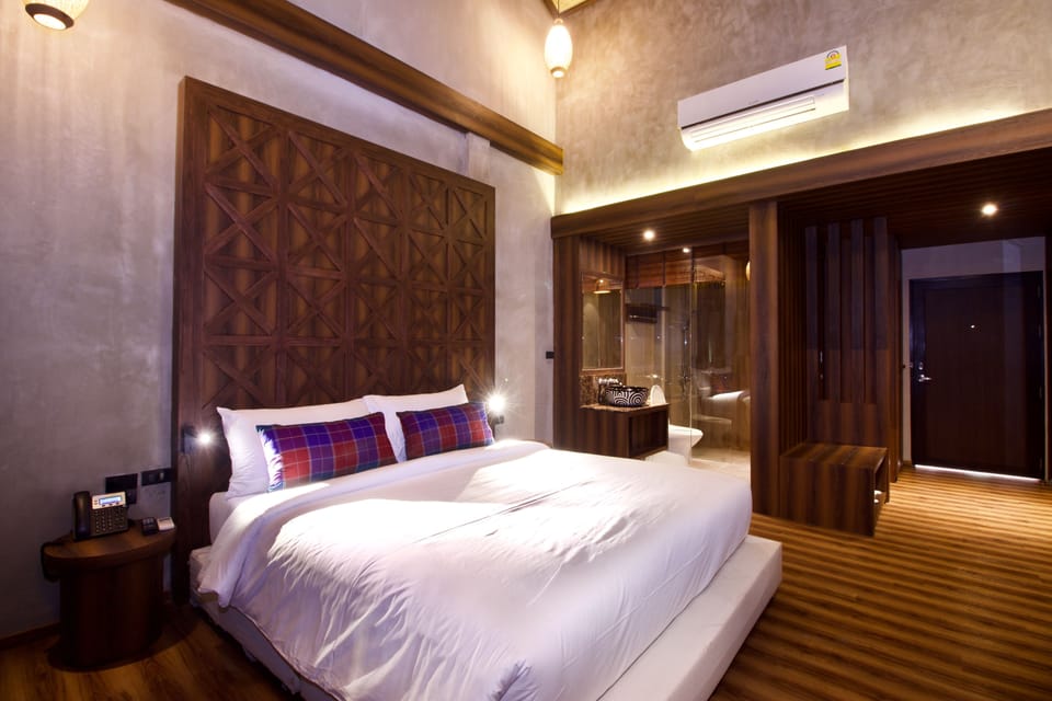 Deluxe Double Room | Premium bedding, down comforters, minibar, in-room safe