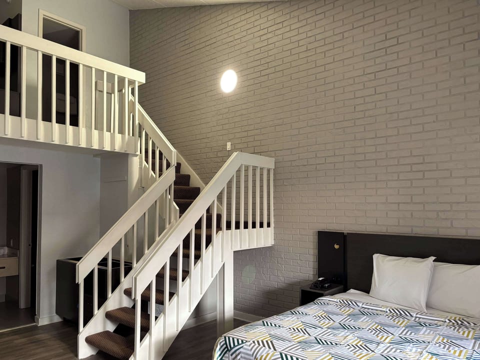 Iron/ironing board, free WiFi, bed sheets, alarm clocks