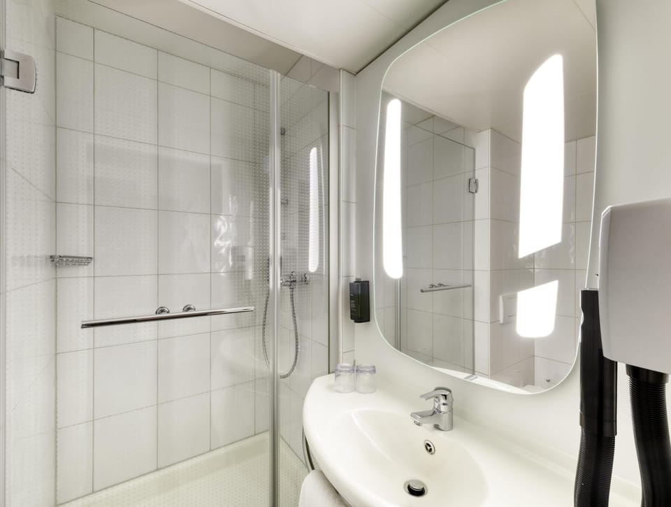 In-room safe, desk, soundproofing, iron/ironing board
