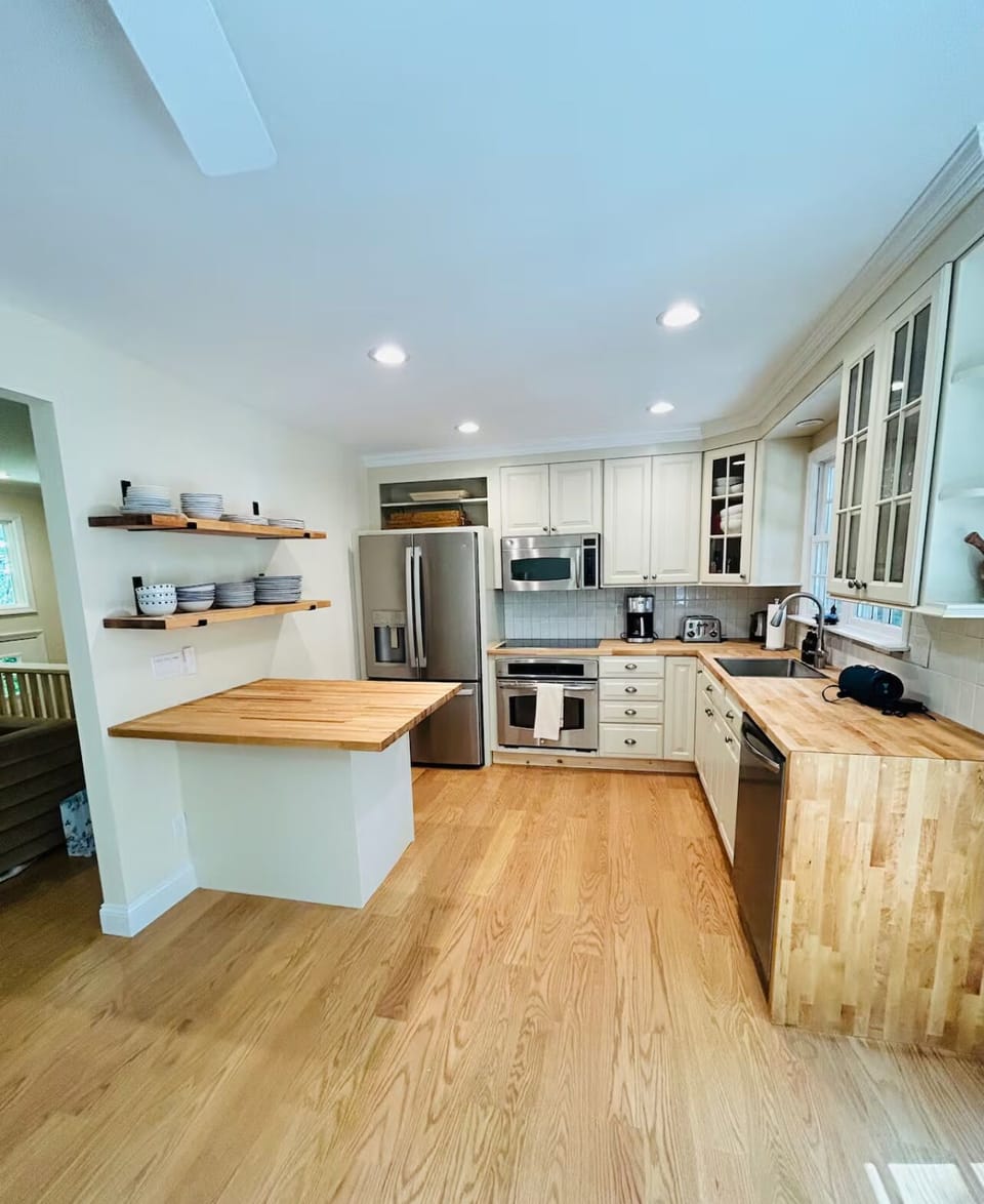 Kitchen with breakfast bar. 