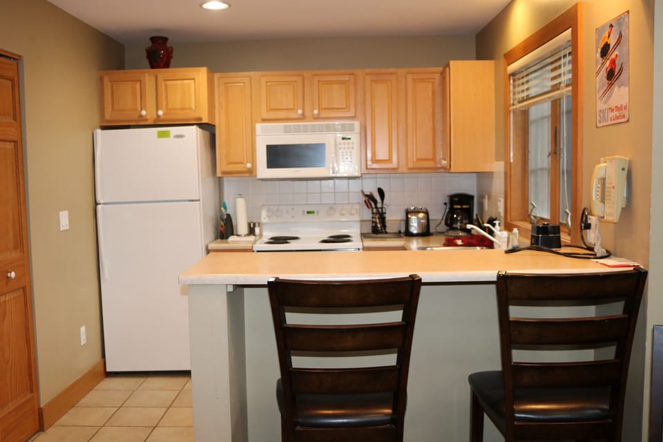Save money with a full kitchen
Crockpot, pancake griddle, coffee maker, etc