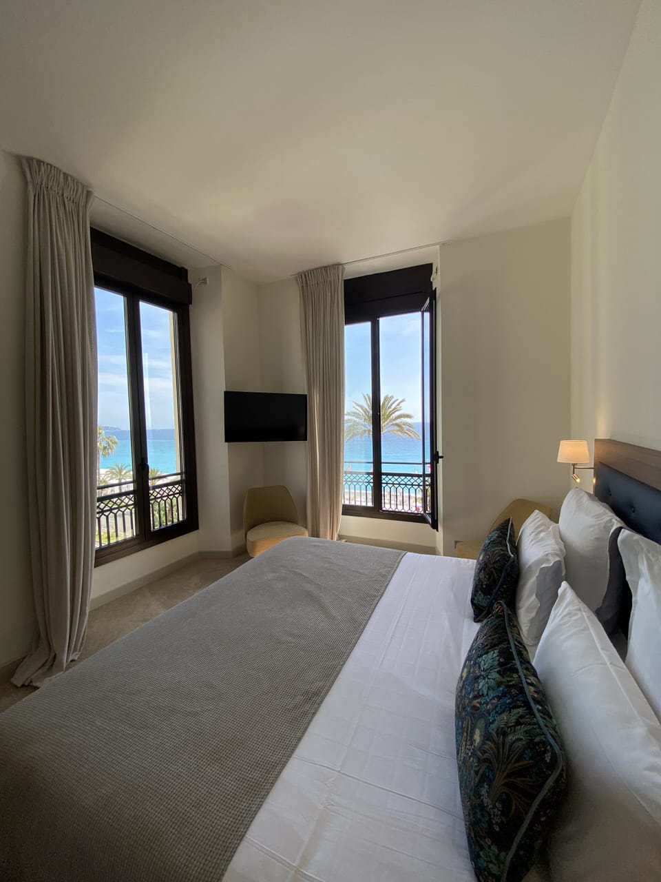 Superior Room, Sea View | Premium bedding, minibar, in-room safe, desk