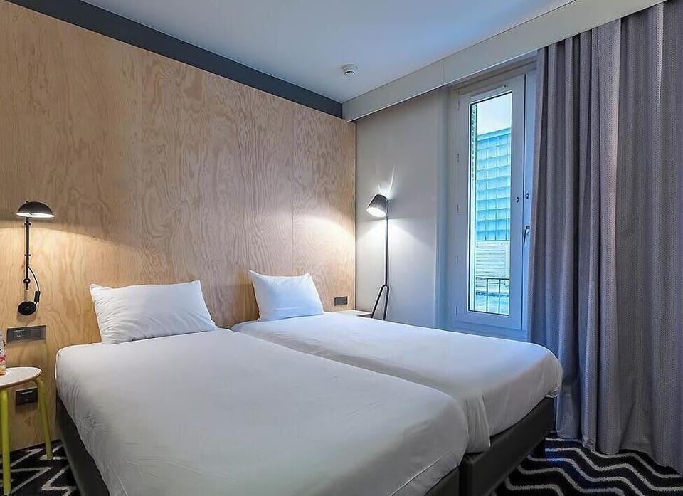 Standard Twin Room, 2 Twin Beds | Premium bedding, in-room safe, desk, blackout drapes