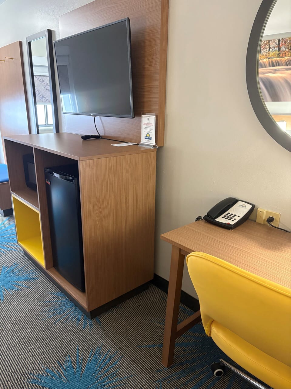 Individually decorated, individually furnished, desk