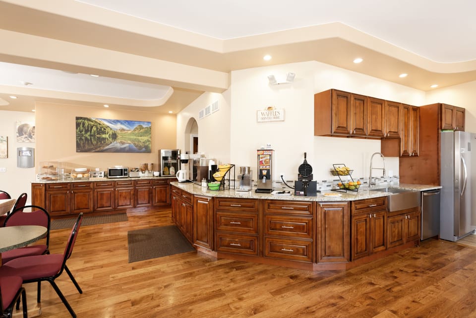 Free daily continental breakfast