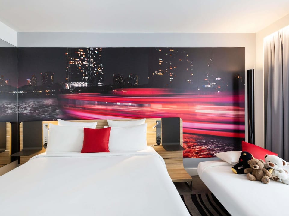 Executive Room (1 Child's Sofa Bed on Request) | Premium bedding, in-room safe, desk, blackout drapes