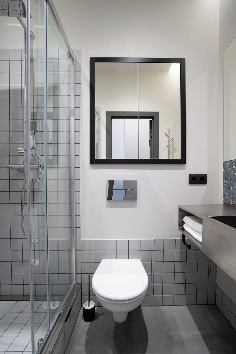 Shower, free toiletries, hair dryer, towels