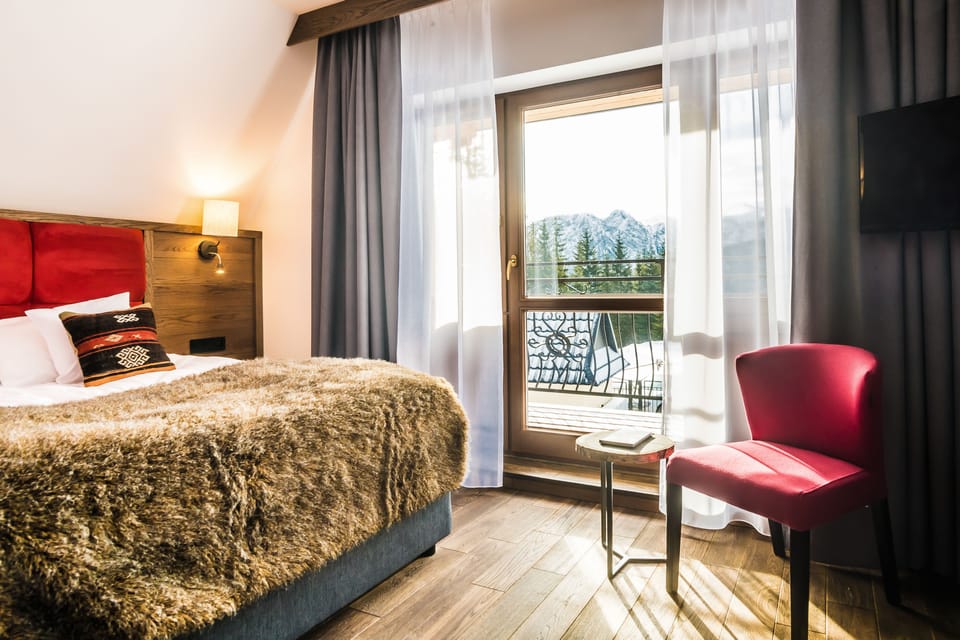 Comfort Double Room | In-room safe, blackout drapes, WiFi (free), bed sheets