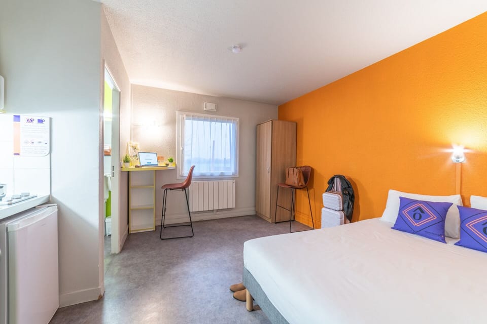 Standard Studio (double) | Desk, soundproofing, free WiFi, bed sheets