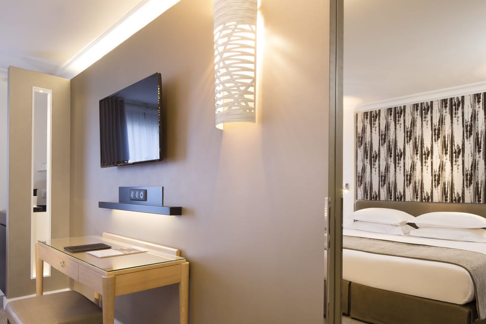 Minibar, in-room safe, desk, soundproofing