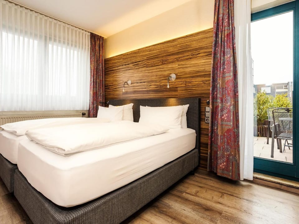 Comfort Double Room | Hypo-allergenic bedding, desk, blackout drapes, soundproofing