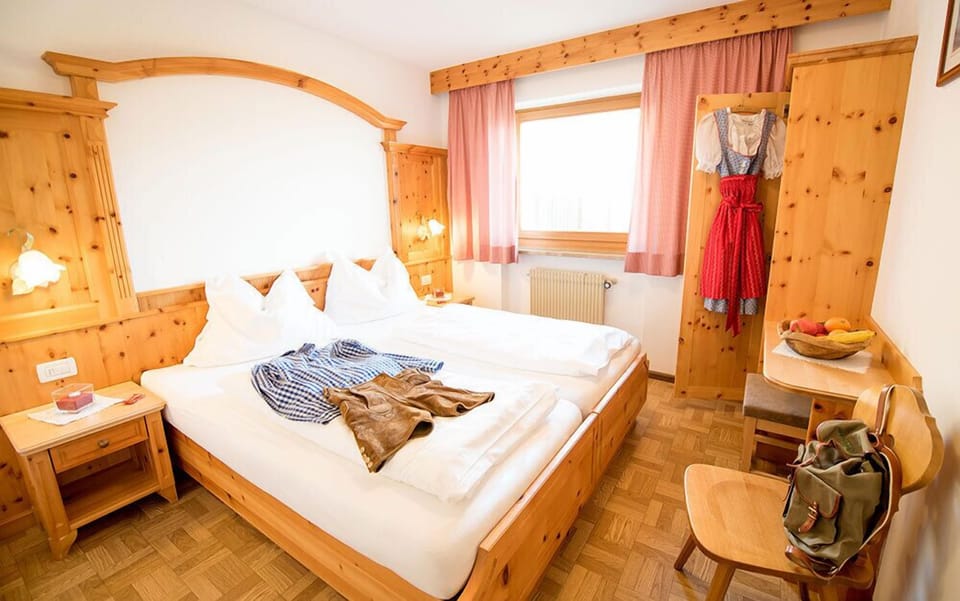 Standard Double Room | Desk, cribs/infant beds, free WiFi