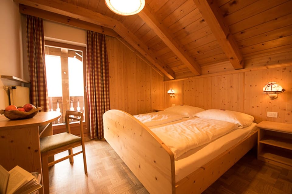 Comfort Double Room | Desk, cribs/infant beds, free WiFi