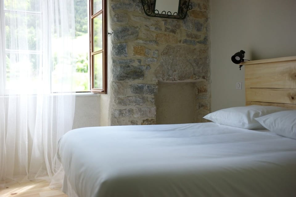 Double Room, 1 Double Bed, Non Smoking | Soundproofing, free cribs/infant beds, free WiFi, bed sheets