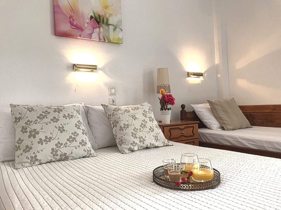 In-room safe, free WiFi, bed sheets