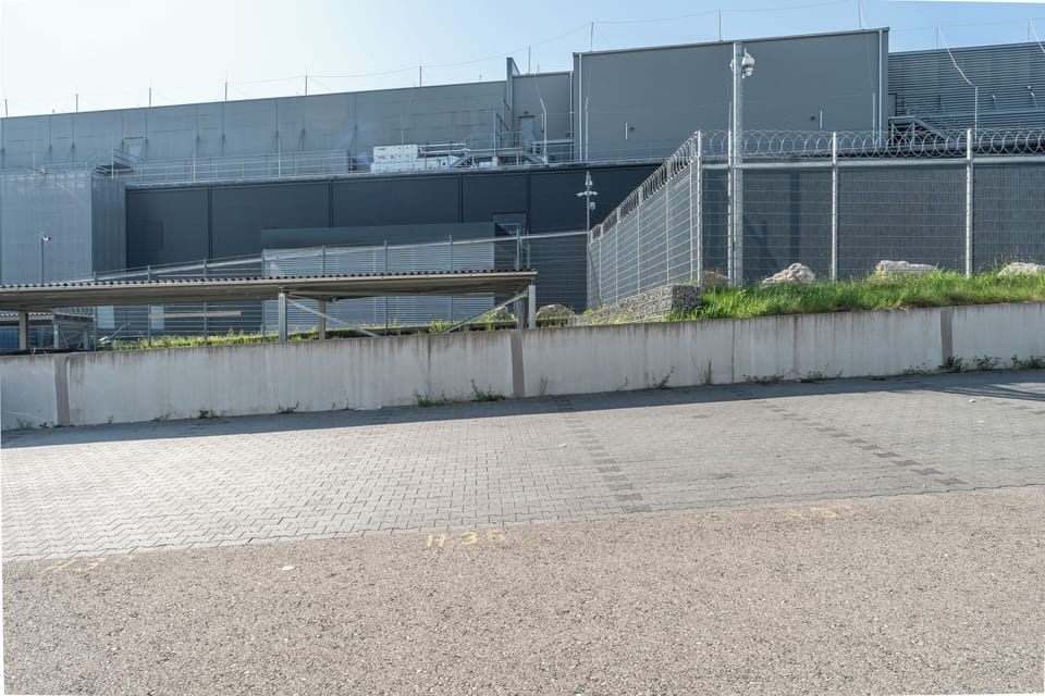 Self parking (CHF 20 per night)