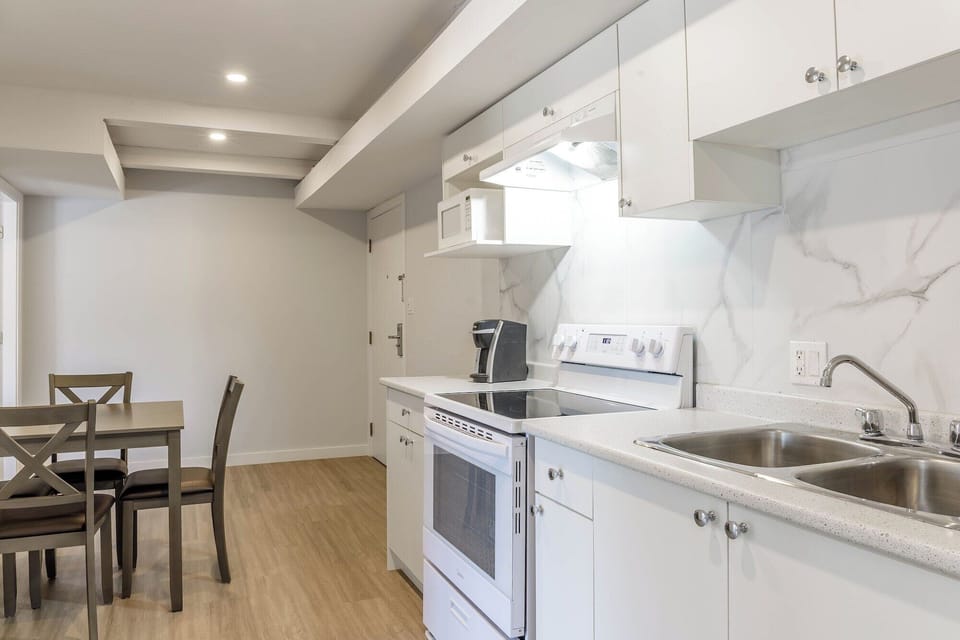 1 bedroom, desk, iron/ironing board, WiFi (free)
