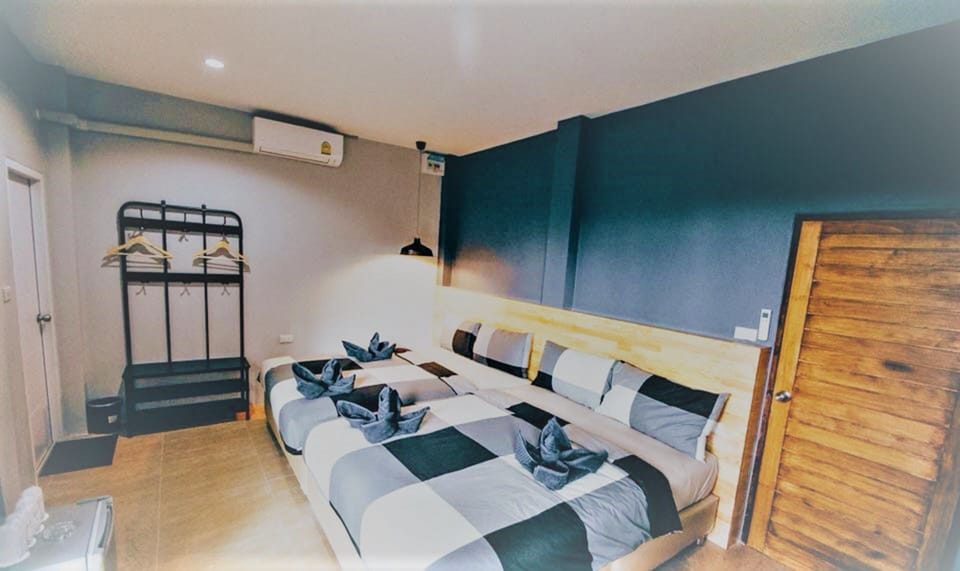 Standard Quadruple Room | In-room safe, WiFi (free)