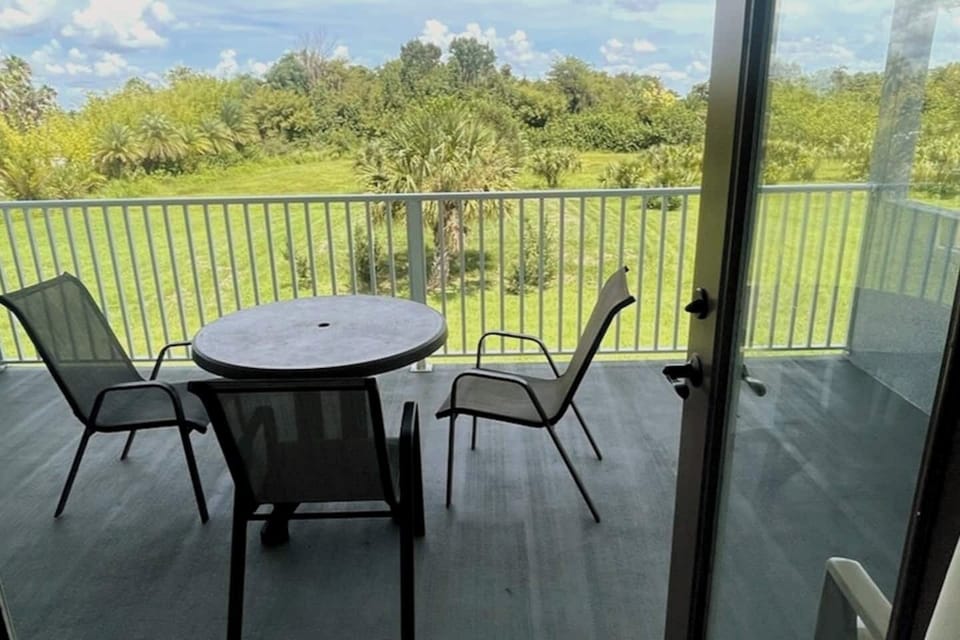 cover patio upstairs
view on the park 
bedroom 6  upstair