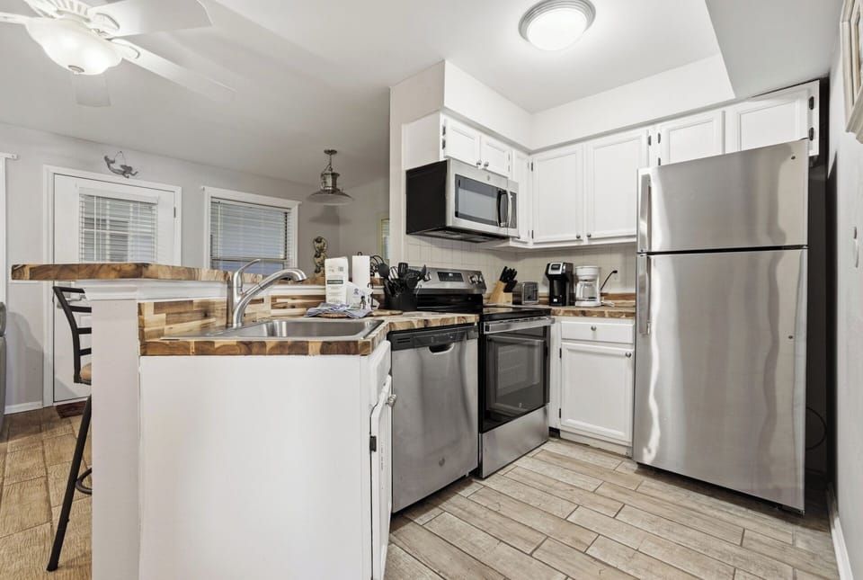 Full Kitchen