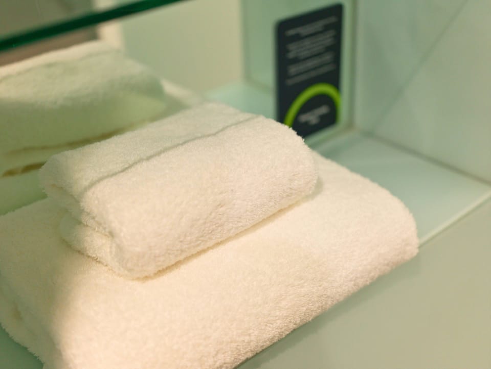 Double Room | Bathroom amenities | Shower, rainfall showerhead, hair dryer, towels