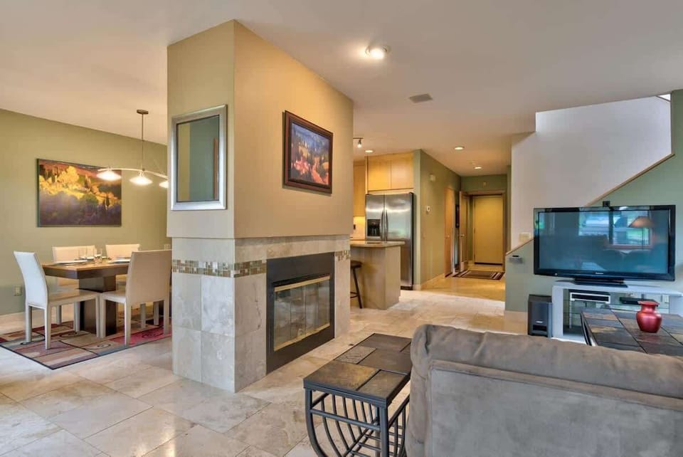 Living Room w/ Fireplace 