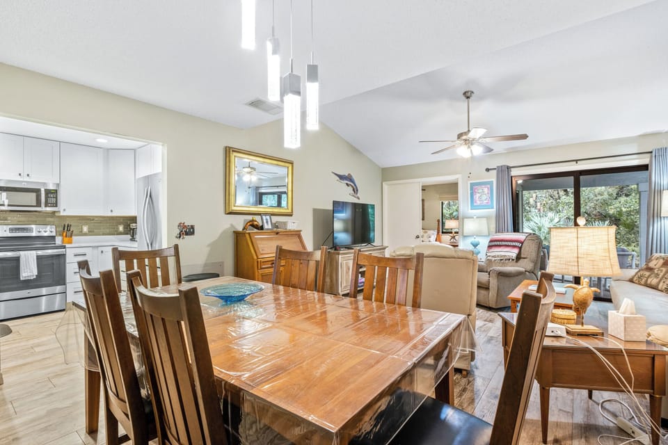 Dining room table has room for 6.