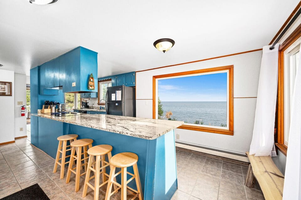 Gally seating in kitchen for family game night