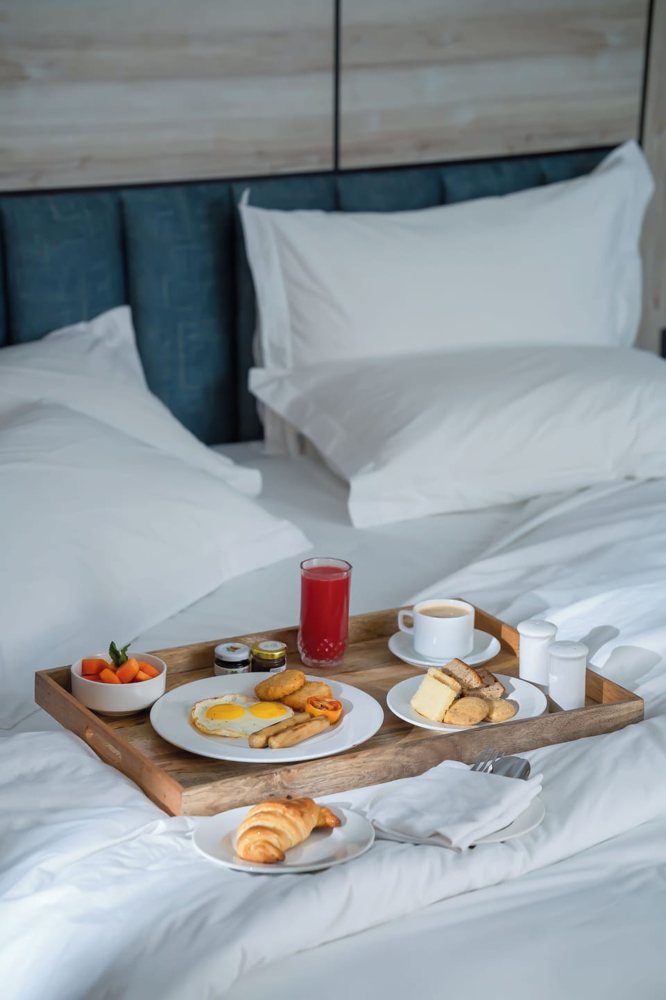 Daily buffet breakfast for a fee