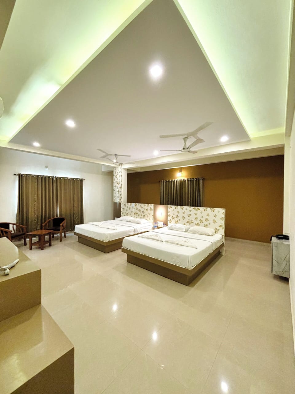 Family Quadruple Room | Premium bedding, blackout drapes, soundproofing, iron/ironing board