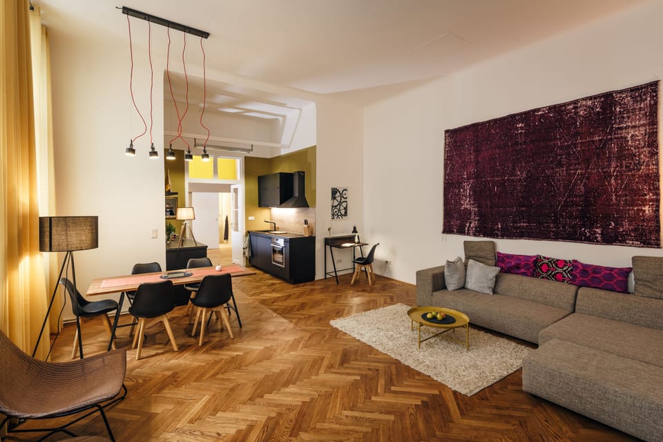 Design Loft | Living area | Flat-screen TV, Netflix