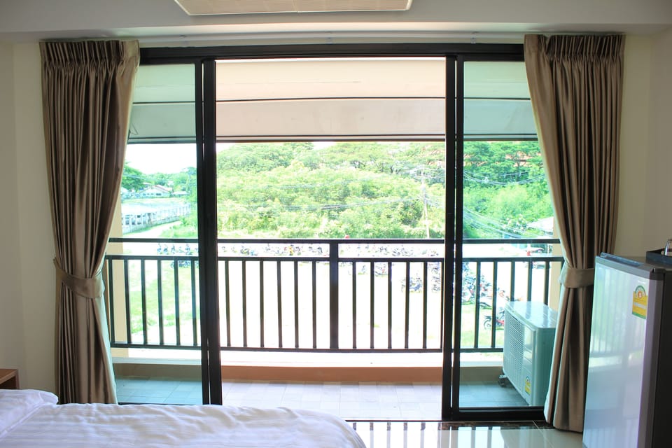 Superior Room, 1 Queen Bed | Terrace/patio