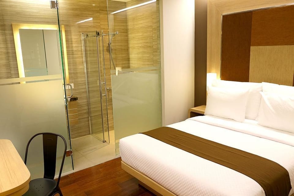 Basic Single Room, 1 Queen Bed | WiFi (free), bed sheets